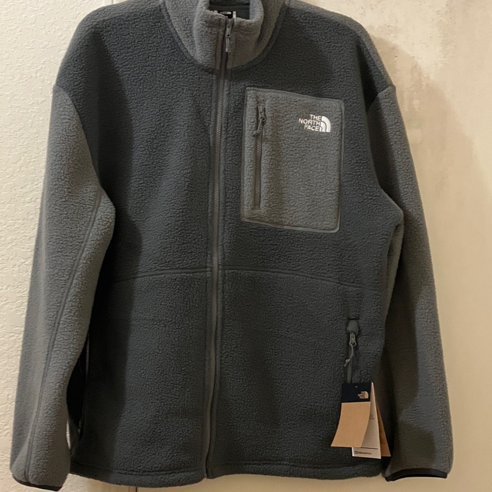 Today’s Sale!The North Face Charcoal Full-Zip Fleece